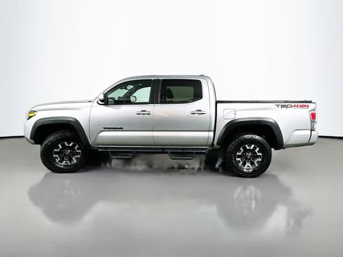 Used 2022 Toyota Tacoma TRD Off-Road w/ TRD Premium Off Road Package AWD/4WD image 4