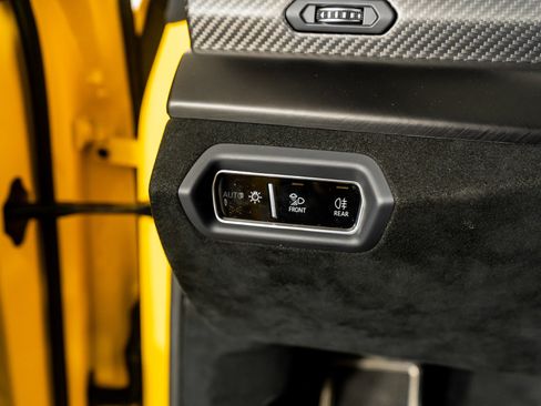 Used 2023 Lamborghini Urus Performante image 46