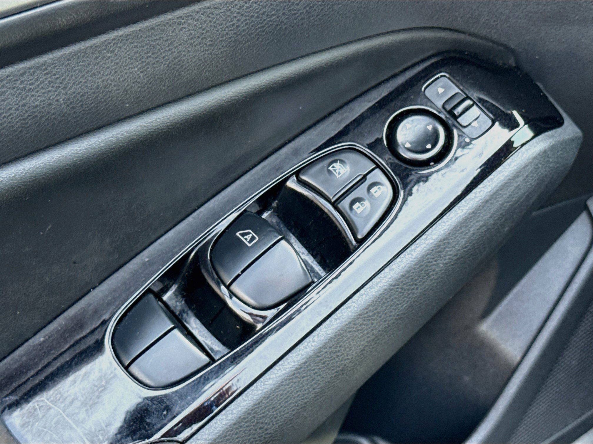 Used 2023 Nissan Altima 2.5 SV FWD image 10