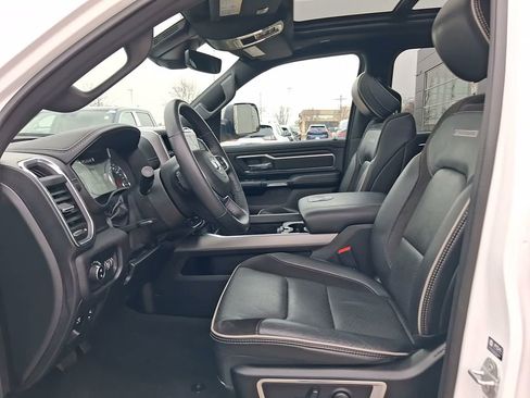 Used 2024 RAM 1500 Laramie image 25
