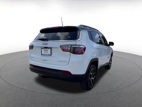 Used 2025 Jeep Compass Limited image 15