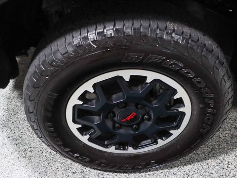 Used 2024 Toyota Tacoma TRD Off-Road AWD/4WD image 11
