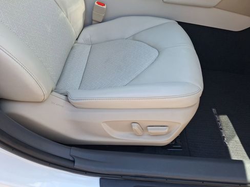 Used 2024 Toyota Camry XLE FWD image 32