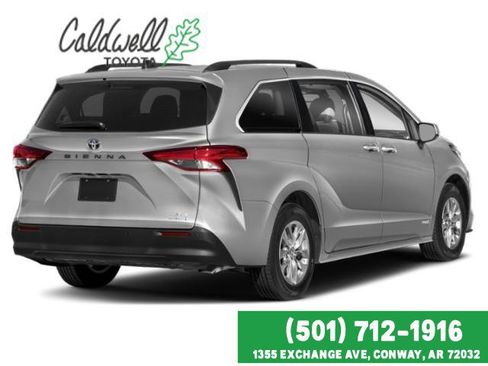 Used 2024 Toyota Sienna XLE FWD image 6
