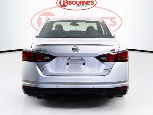Used 2024 Nissan Altima 2.5 SR w/ SR Premium Package AWD/4WD image 10