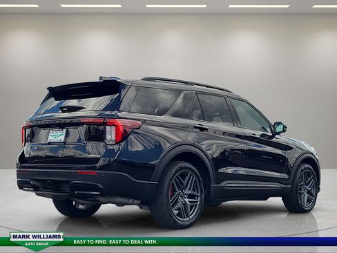 Used 2025 Ford Explorer ST-Line w/ Premium Package AWD/4WD image 4
