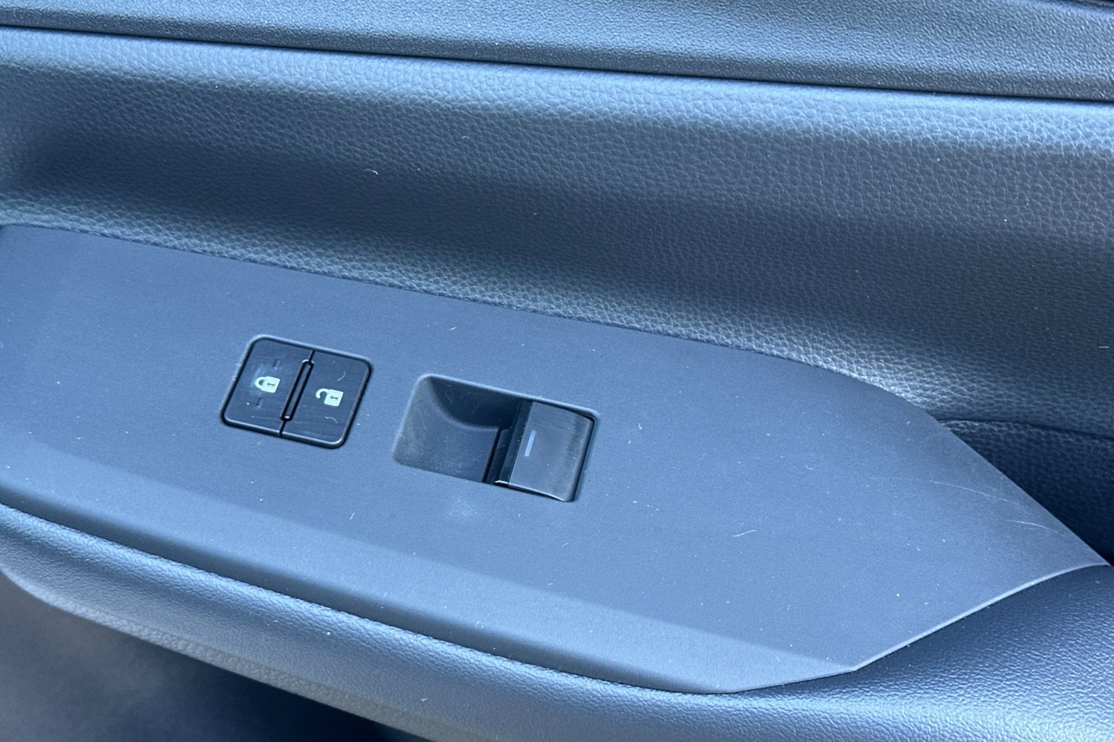 Certified 2026 Toyota Prius Plug-In Hybrid FWD image 23