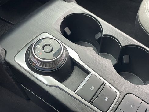 Used 2022 Ford Escape SE image 27