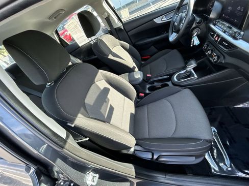 Used 2023 Kia Forte LX image 24
