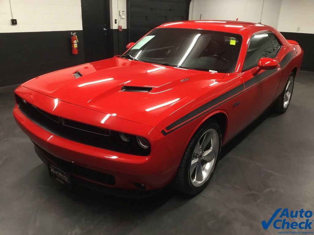 Used 2017 Dodge Challenger R/T Plus RWD image 6
