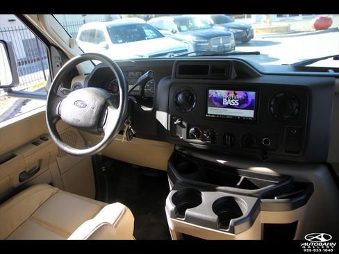 Used 2019 Ford E-450 and Econoline 450 Super Duty w/ Motorhome Prep Package image 13