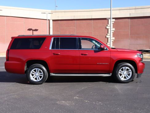 Used 2015 Chevrolet Suburban LT image 35