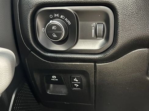 Used 2020 RAM 1500 Big Horn AWD/4WD image 37