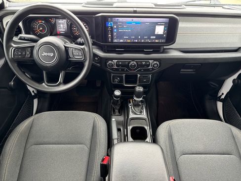 Used 2024 Jeep Wrangler Unlimited Sport AWD/4WD image 12