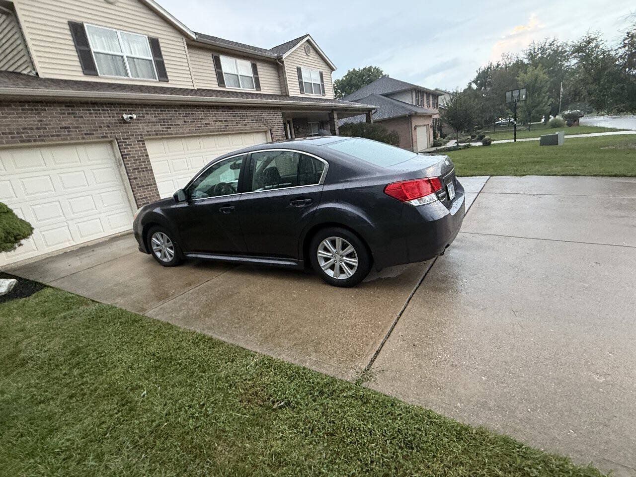 Used 2011 Subaru Legacy 2.5i Premium AWD/4WD image 2