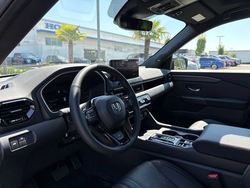 Used 2026 Honda Pilot Black Edition image 10