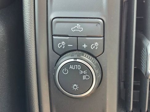 Used 2019 Chevrolet Silverado 1500 Custom w/ Custom Value Package image 21