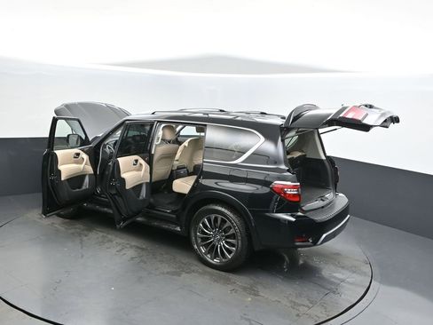 Used 2024 Nissan Armada Platinum w/ Captain's Chairs Package image 2