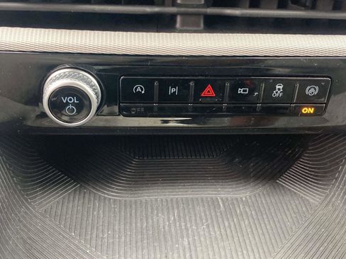 Used 2025 Ford Explorer Active w/ Active Comfort Package image 26