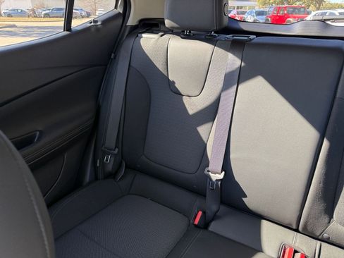 Used 2025 Buick Encore GX Preferred image 39