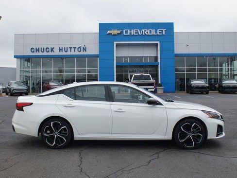 Used 2023 Nissan Altima 2.5 SR image 1