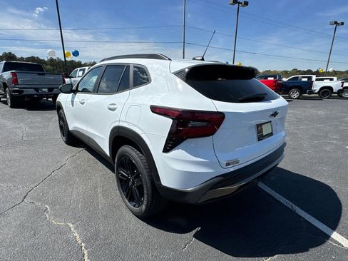 New 2026 Chevrolet Trax ACTIV w/ Sunroof Package image 8