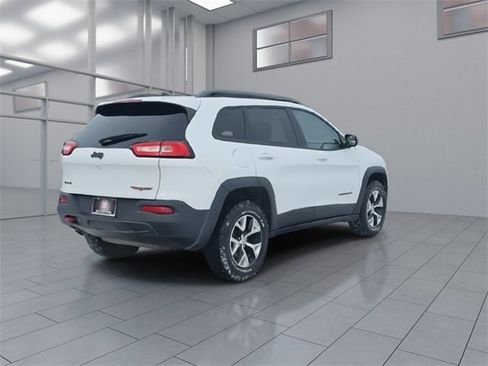 Used 2016 Jeep Cherokee Trailhawk image 8