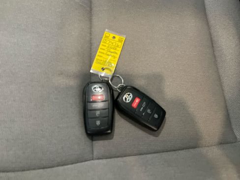Used 2025 Toyota Camry LE w/ Convenience Package FWD image 27