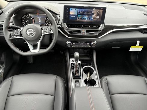 New 2025 Nissan Altima 2.5 SR w/ SR Premium Package image 11