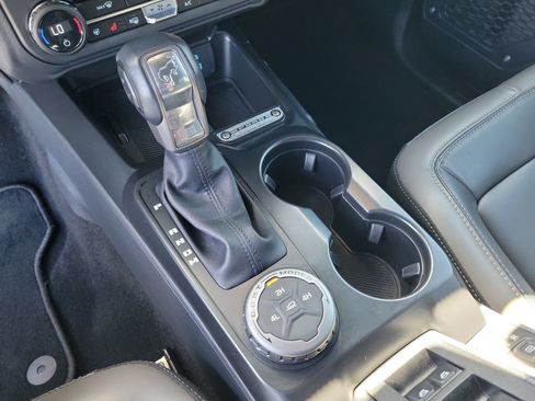 Certified 2025 Ford Bronco Outer Banks AWD/4WD image 26