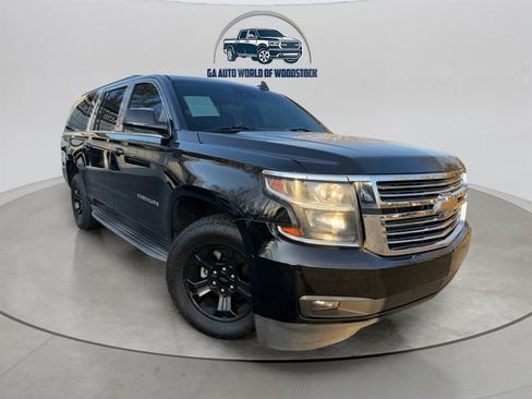 Used 2016 Chevrolet Suburban LT image 11
