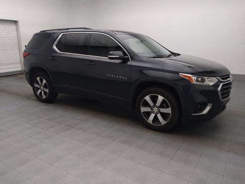 Used 2020 Chevrolet Traverse LT w/ LT Premium Package FWD image 11
