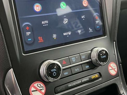 Used 2024 Ford Edge Titanium image 32