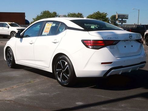 Used 2025 Nissan Sentra SV FWD image 5