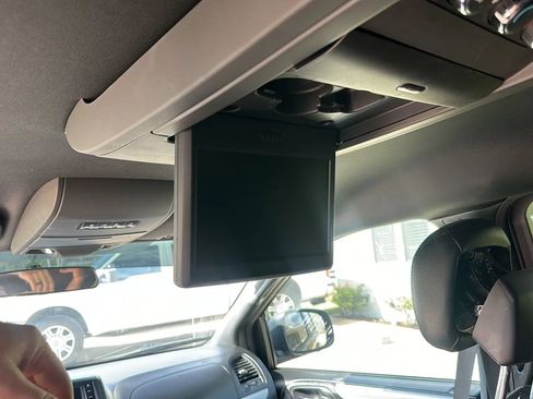 Used 2015 Dodge Grand Caravan R/T image 14