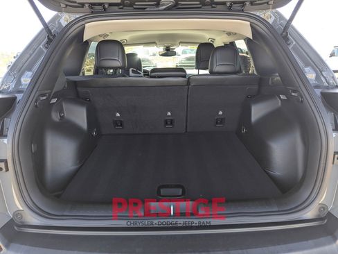 Used 2022 Jeep Cherokee Latitude Lux AWD/4WD image 9