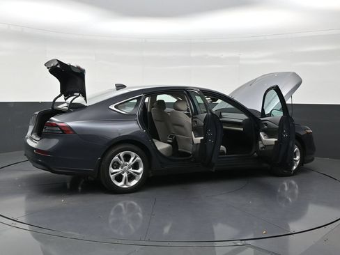 Used 2025 Honda Accord LX image 27