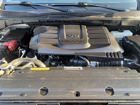 Used 2024 Nissan Titan PRO-4X w/ Pro-4x Convenience Package image 32