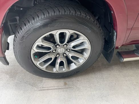 Used 2019 RAM 1500 Laramie w/ Sport Appearance Package AWD/4WD image 10