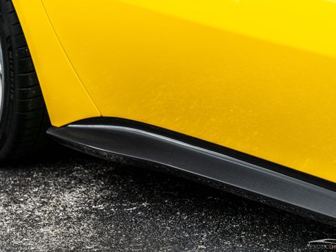 Used 2014 Ferrari F12 Berlinetta RWD image 10