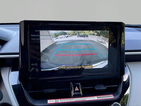 Used 2025 Toyota Corolla Cross LE FWD image 27