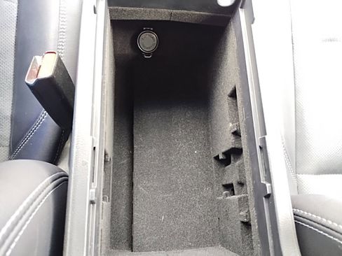 Used 2018 Subaru Outback 2.5i Limited image 32