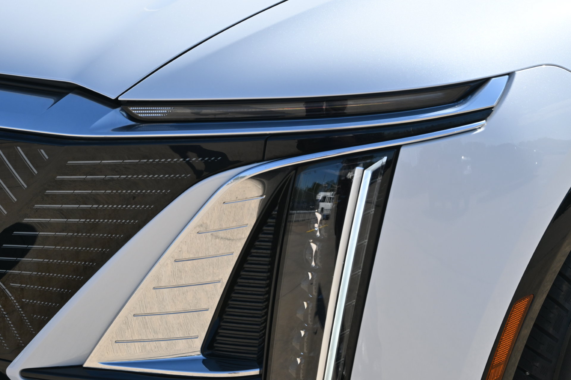 Used 2024 Cadillac Lyriq Tech RWD image 27