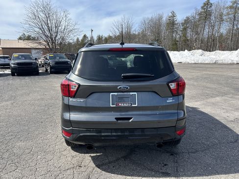 Used 2019 Ford Escape SE image 6