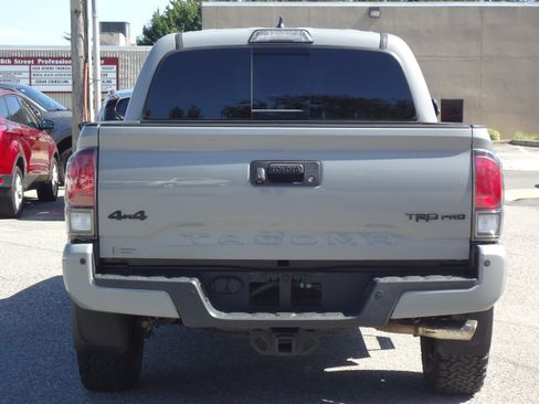 Used 2017 Toyota Tacoma TRD Pro AWD/4WD image 4