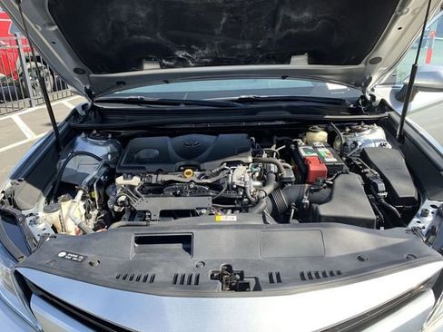 Used 2018 Toyota Camry LE image 16