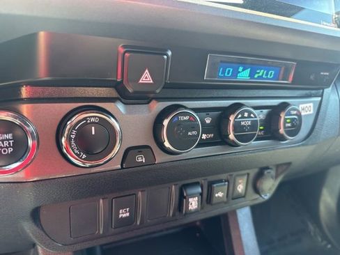 Certified 2023 Toyota Tacoma TRD Off-Road AWD/4WD image 30