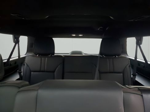 Used 2023 Chevrolet Suburban RST image 25