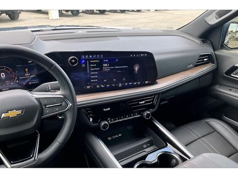 Used 2026 Chevrolet Tahoe High Country AWD/4WD image 7
