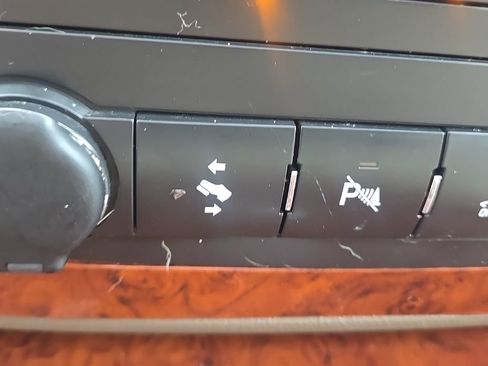 Used 2013 Chevrolet Tahoe LTZ image 29